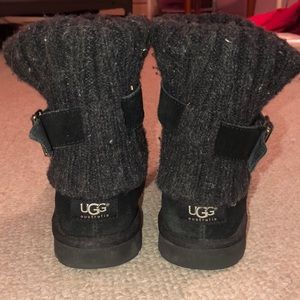 Black and knit buckle Ugg’s